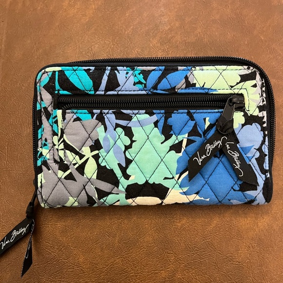 NWOT Vera Bradley Wallet - Picture 6 of 6